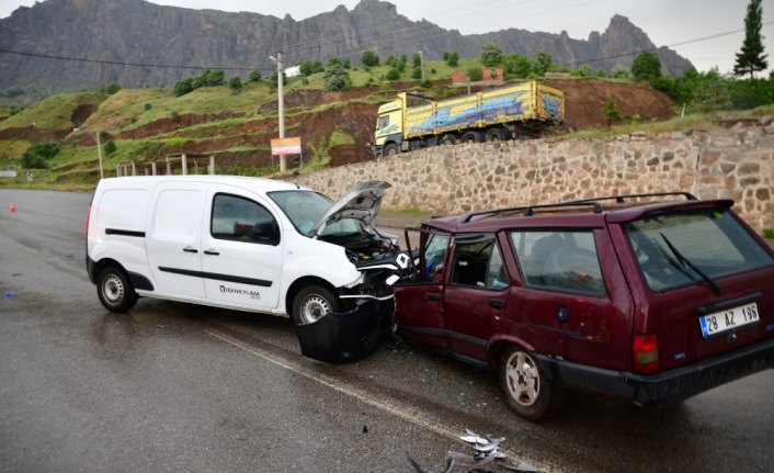 Giresun'da trafik kazası: 4 yaralı