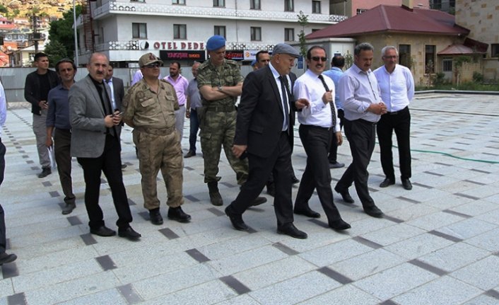 Saray Bahçesi Kent Meydanı projesi sürüyor