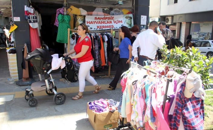 Sokak hayvanları yararına kermes