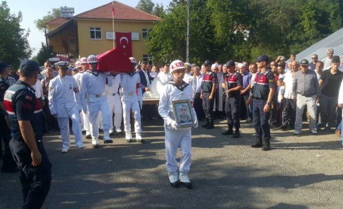 Denizde boğulan asker defnedildi