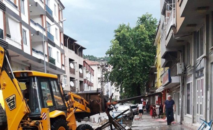 GÜNCELLEME - Amasya'da kuvvetli rüzgar etkili oldu