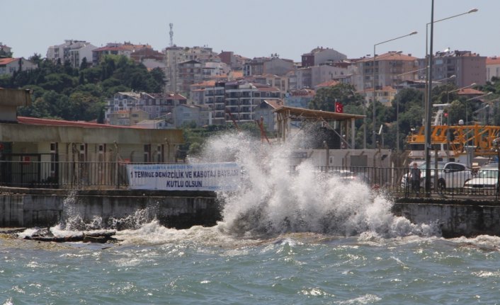 Karadeniz'de şiddetli rüzgar