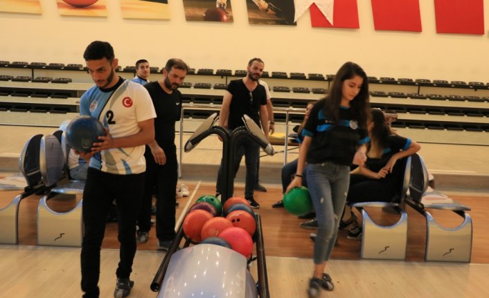 Köyde kurdukları takımla bowling şampiyonu oldular