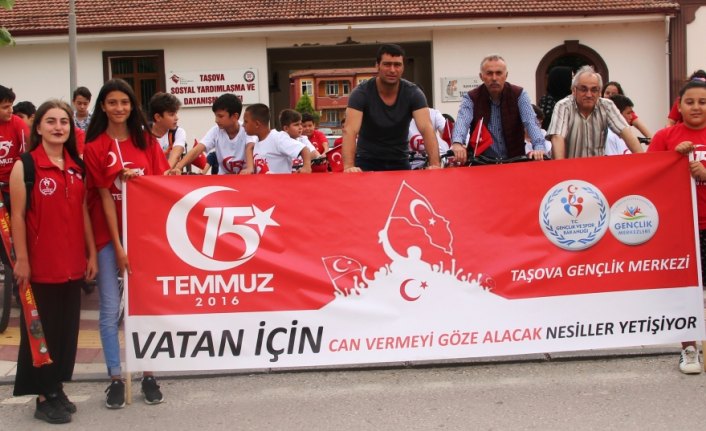 Taşova'da 15 Temmuz Bisiklet ve Uçurtma Şöleni