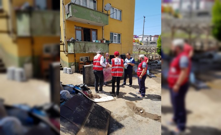 Türk Kızılayı'ndan yardım