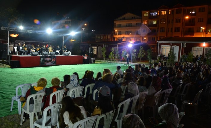 İnebolu'da müzik ve eğlence programı düzenlendi