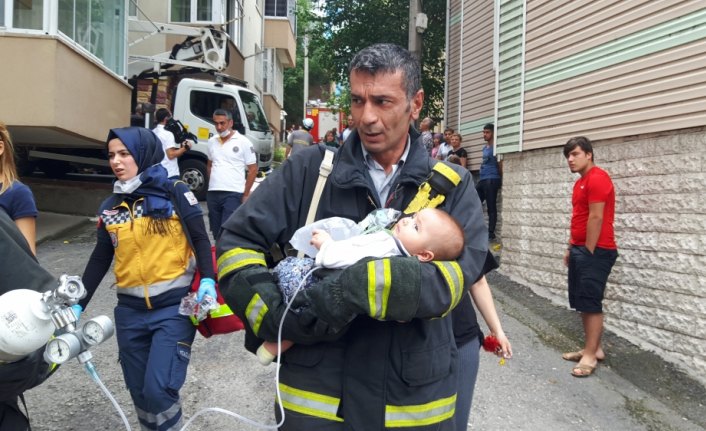 Yangında dumandan etkilenen bebek tedaviye alındı