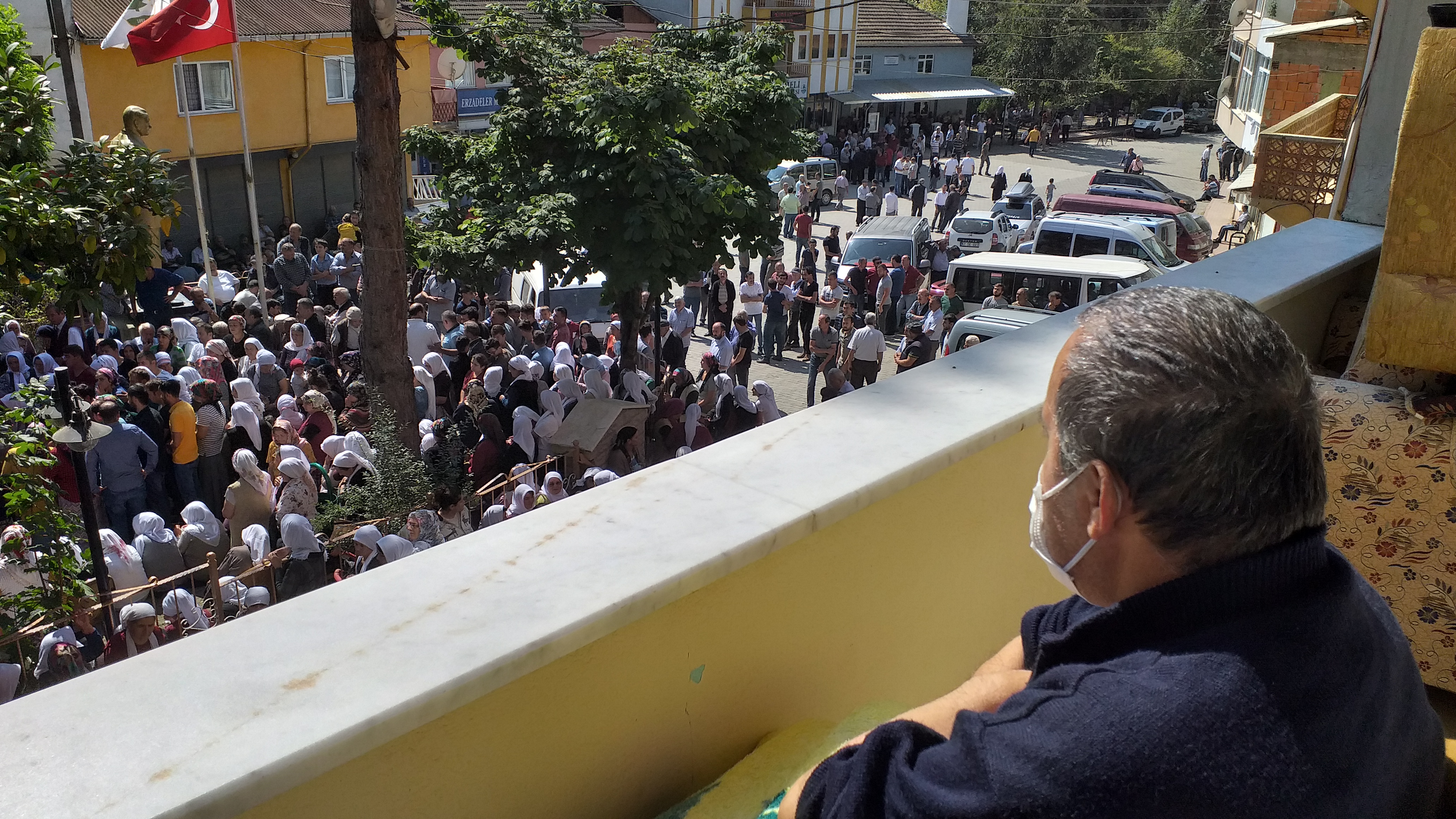 Babasına umut olan genç kalbine yenik düştü