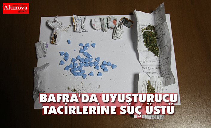 BAFRA'DA UYUŞTURUCU TACİRLERİNE SUÇ ÜSTÜ