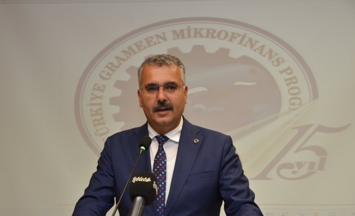 Girişimci kadınlara 875 milyon lira mikrokredi