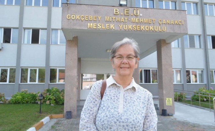 Kanseri iki kez yenip 62 yaşında yeniden üniversiteli oldu