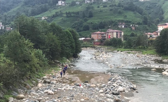 Rize'de derede kaybolan kişinin aranmasına yeniden başlandı