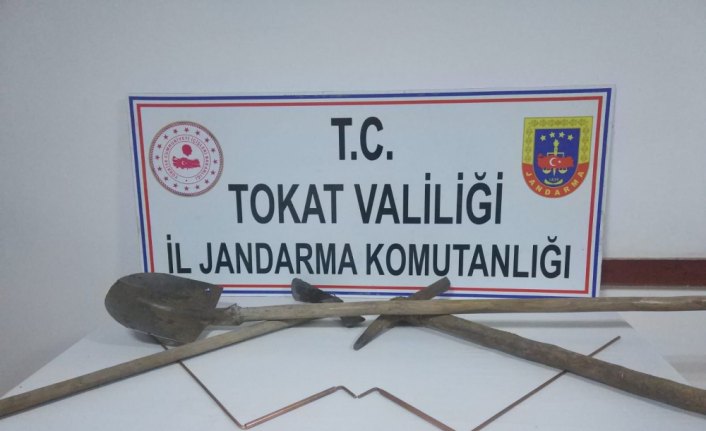 Tokat'ta kaçak kazı yapan 5 kişi suçüstü yakalandı