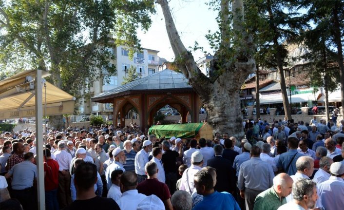 Trafik kazasında ölen müftü son yolculuğuna uğurlandı