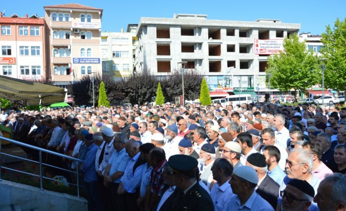 Trafik kazasında ölen müftü son yolculuğuna uğurlanıyor