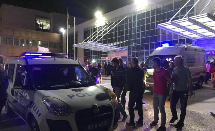 Hastane önünde silahlı çatışma: 1 ölü 3 ağır yaralı