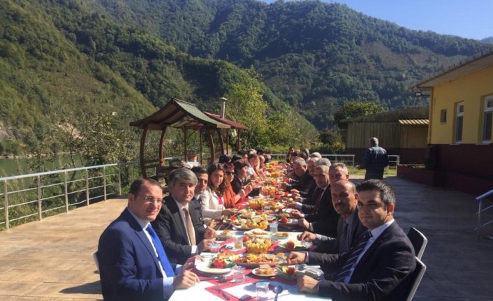 Kaymakam Türker, Muratlı Çay Fabrikası'nda incelmelerde bulundu