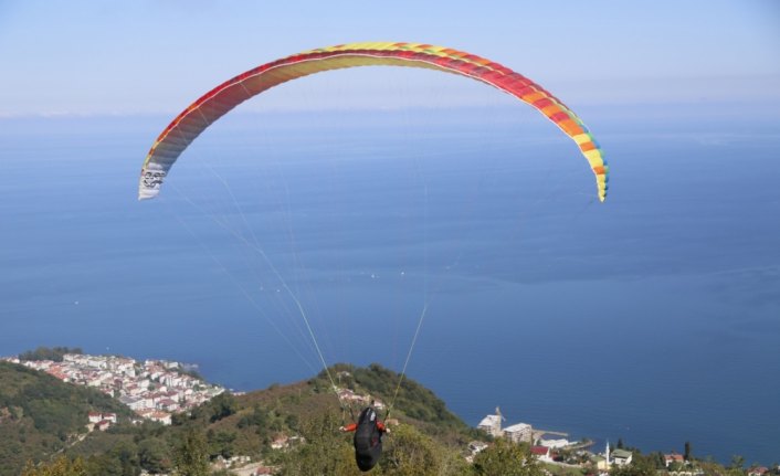 Ordu'da yamaç paraşütü uçuşları yeniden başladı