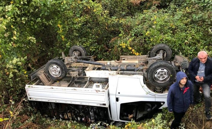 Sinop'ta kamyonet devrildi: 1 ölü