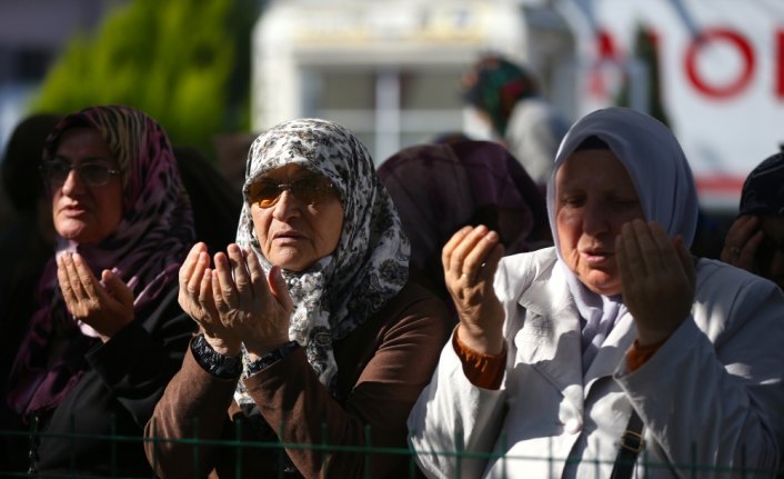 1999 Düzce Depremi'nde yaşamını yitirenler anıldı