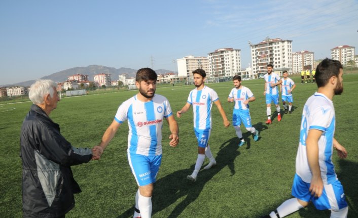 81 yaşındaki antrenör ilk günkü heyecanla yeşil sahalarda