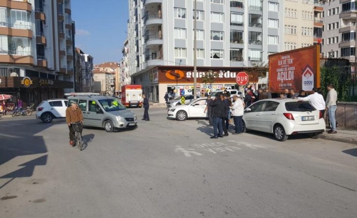 Bafra'da iki otomobilin çarpıştığı kazada bir kişi yaralandı