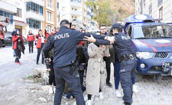 Gümüşhane'de deprem tatbikatında heyecanlı anlar yaşandı