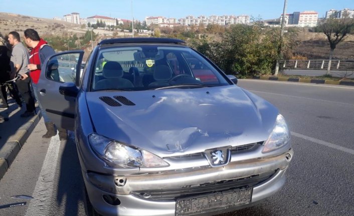 Karabük'te otomobilin çarptığı motosikletteki 2 kişi yaralandı