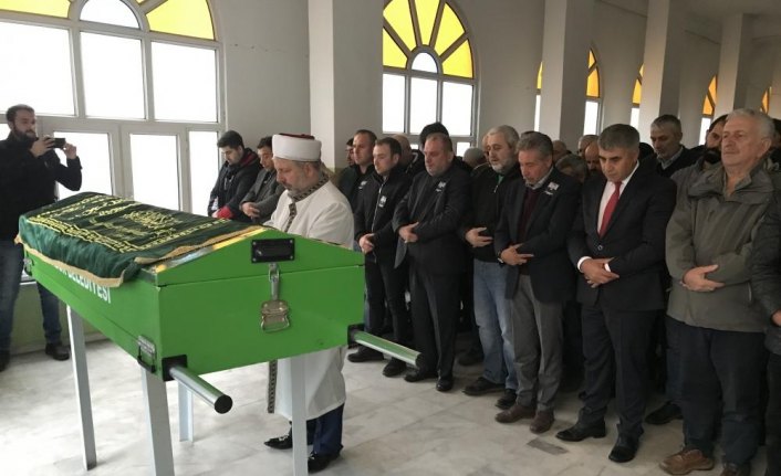 Karabük'te otomobiliyle çaya düşerek ölen iş adamının cenazesi defnedildi