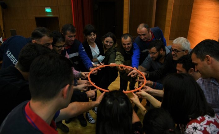 Karabük'te Prof. Dr. Üstün Dökmen konferans verdi