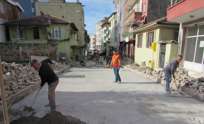 Kavak'ta bozulan yollar onarılıyor