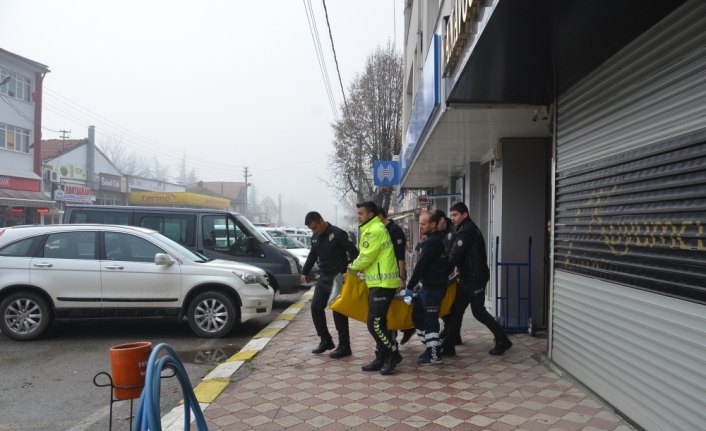 Kendisinden haber alınamayan iş kadını evinde baygın bulundu