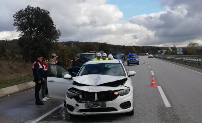 Otomobilin çarptığı motosiklet sürücüsü öldü