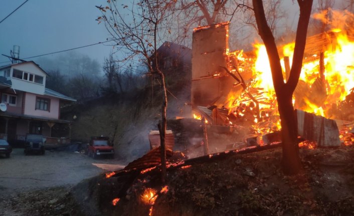 Mudurnu ilçesinde camide yangın çıktı