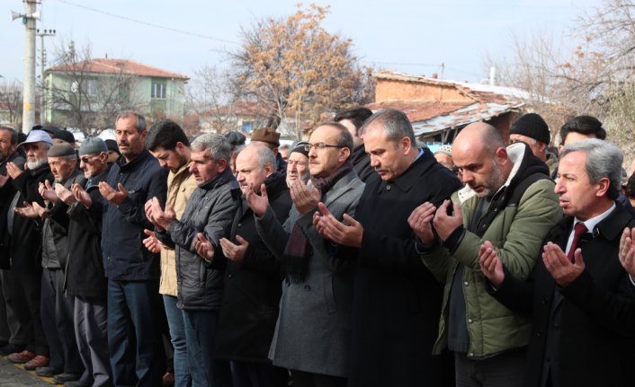 Ordu Valisi Seddar Yavuz'un kayınpederinin cenazesi Eskişehir'de toprağa verildi