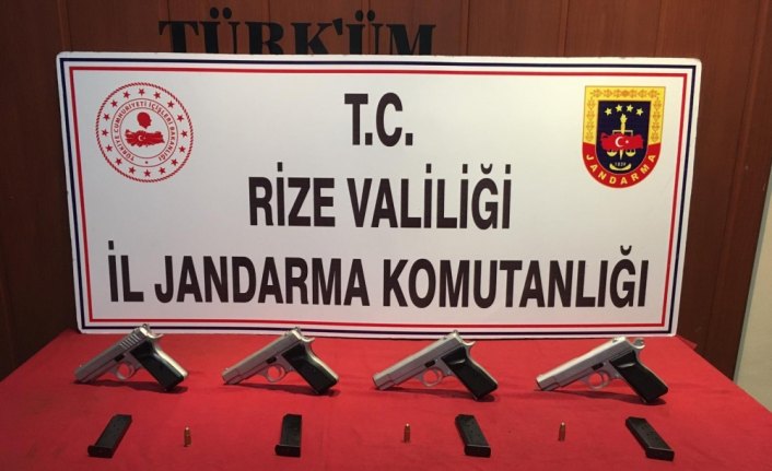 Rize'de ruhsatsız kaçak silah ele geçirildi