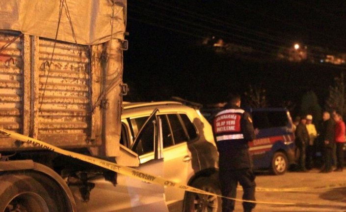 Samsun'da otomobil tır dorsesine çarptı: 1 ölü