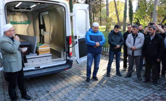 Trafik kazasında ölen çiftin cenazeleri memleketlerine uğurlandı