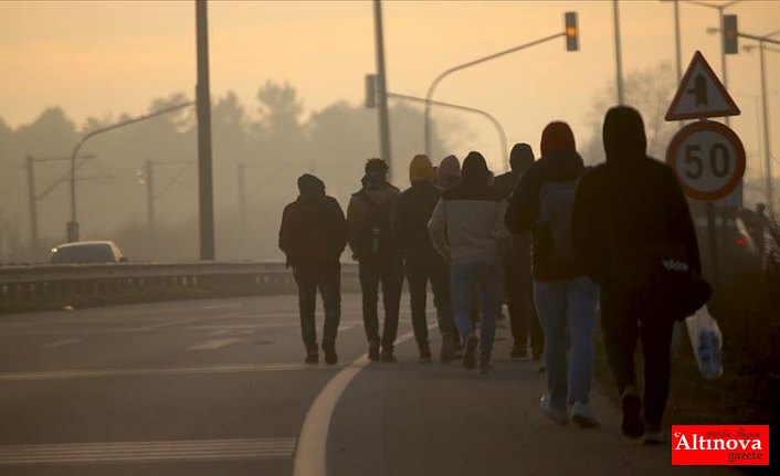 Düzensiz göçmenler Avrupa sınırına ilerliyor