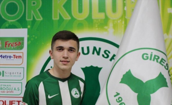 Giresunspor'da Arda Kılıç ile profesyonel sözleşme imzalandı