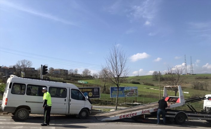 Samsun'da otomobil ile minibüs çarpıştı: 7 yaralı