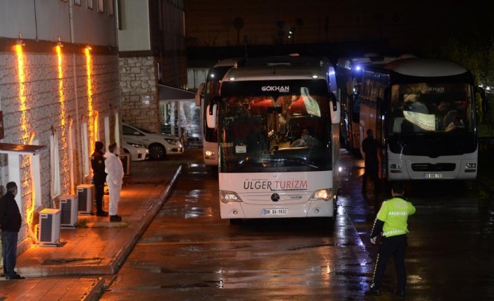 Çekya'dan getirilen 107 Türk vatandaşı Karabük'te yurda yerleştirildi