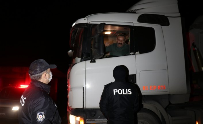 Düzce'de bir ilçede koronavirüs tedbirleri nedeniyle sınırlama başlatıldı