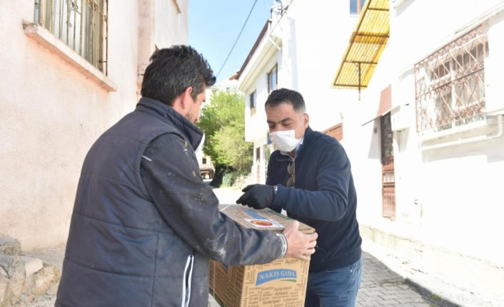 Kastamonu Belediyesinden 2 bin 500 aileye gıda kolisi yardımı