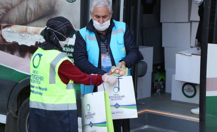 Ordu'da ihtiyaç sahibi kişilere gıda yardımında bulunuldu