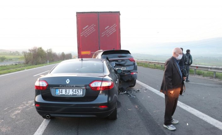 GÜNCELLEME - Anadolu Otoyolu'nda trafik kazaları: 4 yaralı