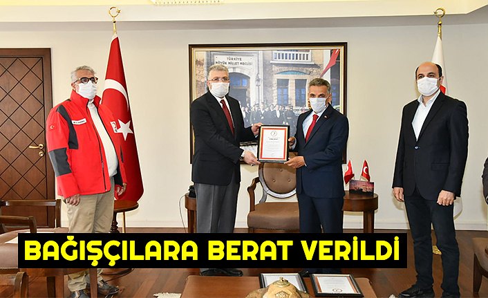 Kovid-19'u yenen bağışçılara "İmmün Plazma Bağışçısı Beratı" verildi