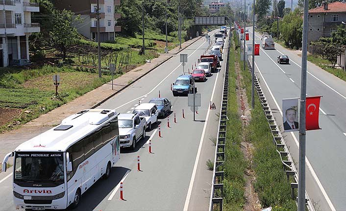 Rize dışındaki çay üreticileri kente dönmeye başladı