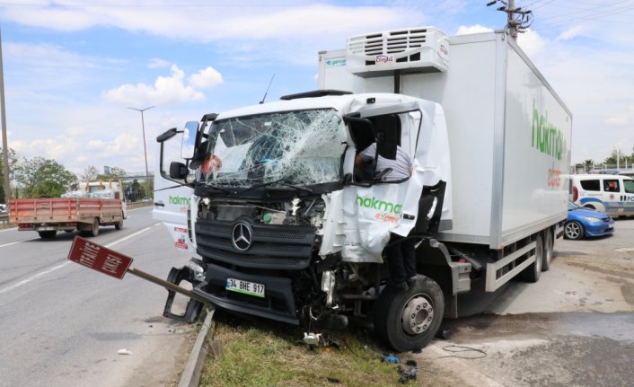 Sakarya ve Karabük'te trafik kazaları: 3 yaralı