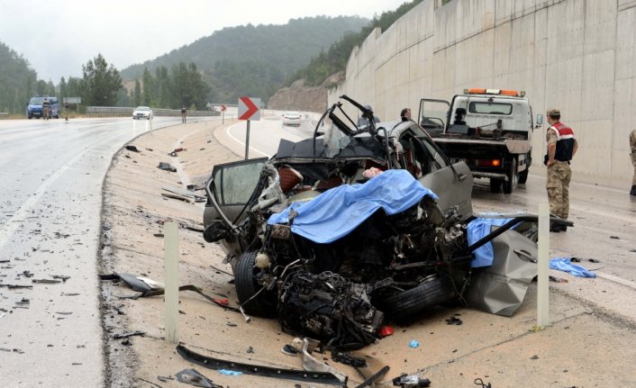 Tokat'ta tır ile otomobil çarpıştı: 3 ölü, 5 yaralı